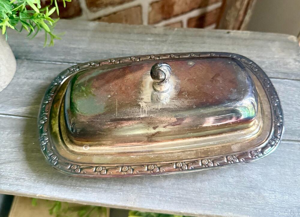 Vintage Wm Rogers Silverplate Covered Butter Dish | International Silver Co 887